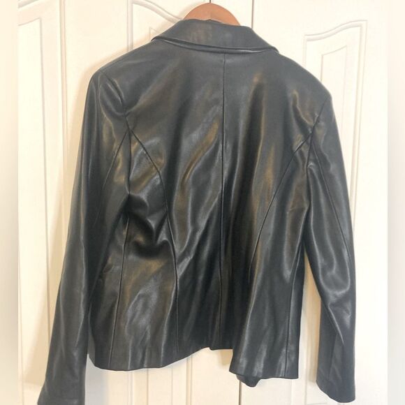 Andrew Marc One Button Fitted Vegan Leather Black Classic Blazer Jacket Size L - Picture 3 of 10